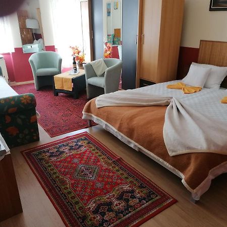 Roza Vendegszoba Keszthely Εξωτερικό φωτογραφία